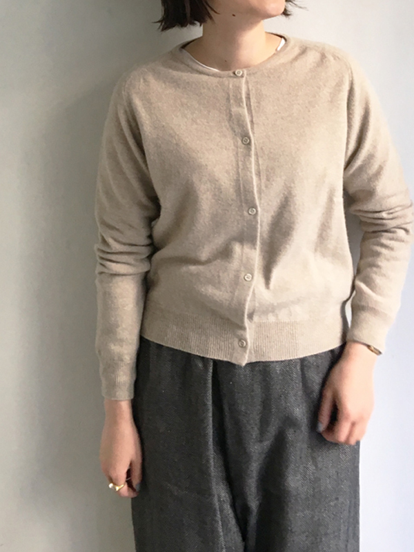 Evam Eva Alan Bolero Cardigan Col 10 Beige Nisica Lolo Maomade Manuelle Guibal Wool Wide Pants Black Dark Blue 45 000 Antonello Nora Small Cotton Linen Bag Natural Navy 46