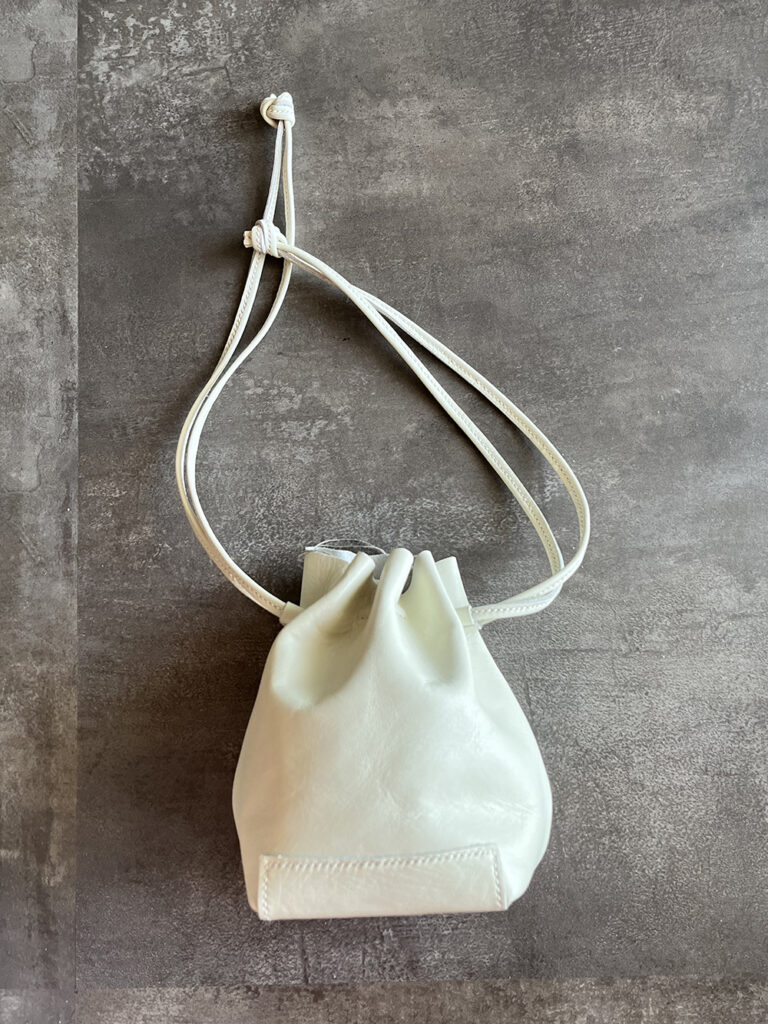 chiihao _スクイーズバッグ  small / Ivory