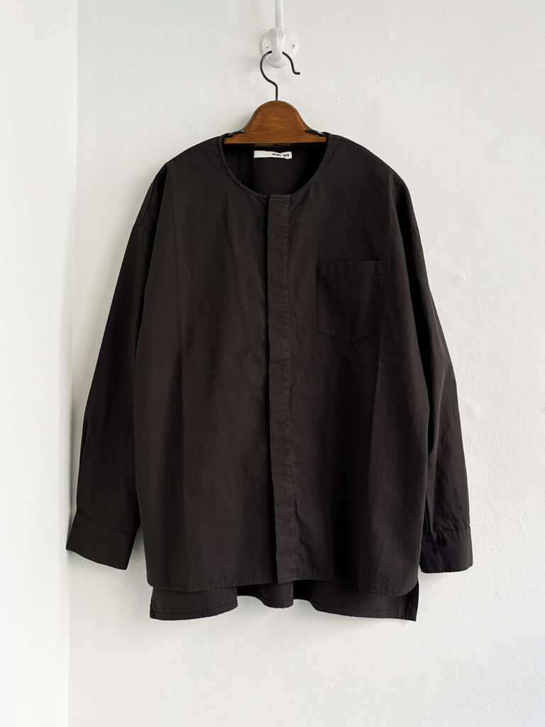 evam eva _ ノーカラーシャツ/ Stone gray