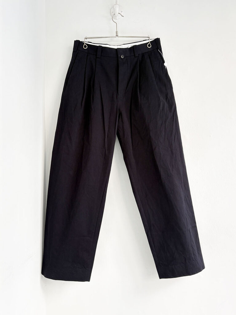 YAECA _ Chino Trousers Two-Tuck Straight/ Navy